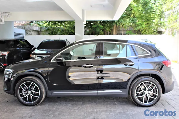 2026 Mercedes-Benz Clase EQA 350 4MATIC — foto 8 / 10