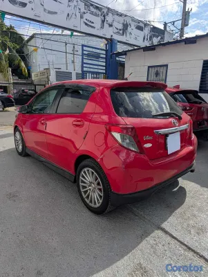 2013 Toyota Vitz — foto 3 / 14