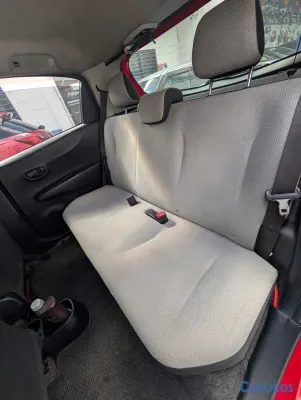 2013 Toyota Vitz — foto 14 / 14