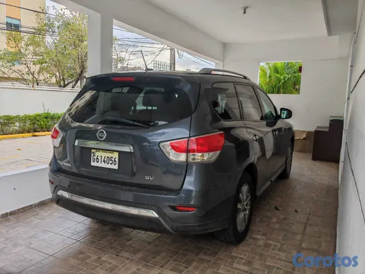 2013 Nissan Pathfinder — foto 2 / 7