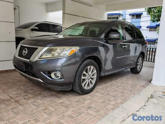 2013 Nissan Pathfinder — foto 4 / 7