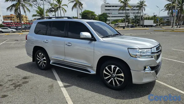 2009 Toyota Land Cruiser — foto 9 / 13