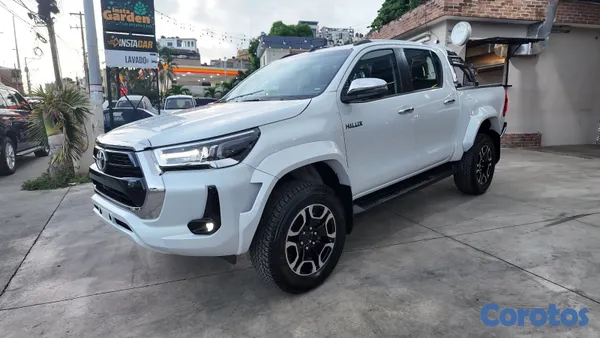 2025 Toyota Hilux — foto 3 / 10