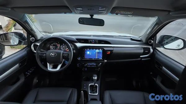 2025 Toyota Hilux — foto 8 / 10