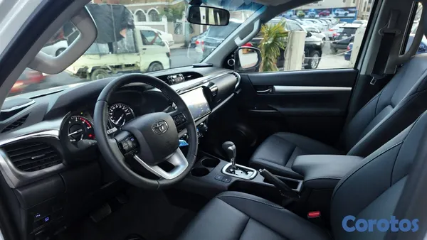 2025 Toyota Hilux — foto 10 / 10
