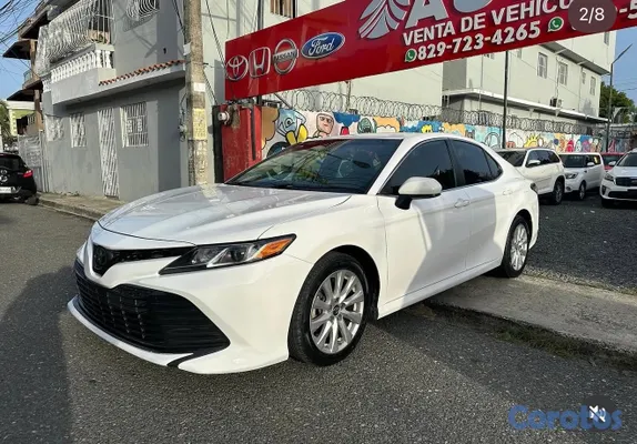 2019 Toyota Camry — foto 2 / 8