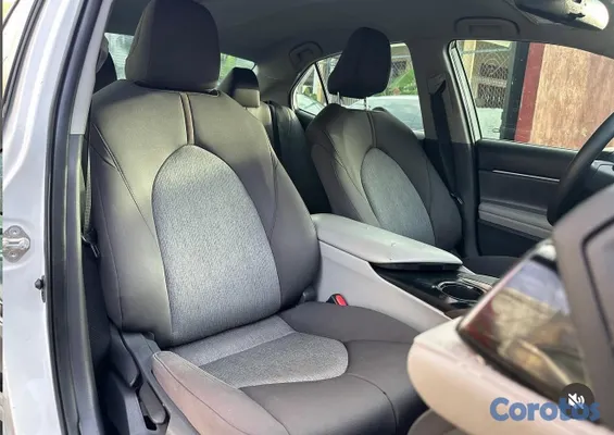 2019 Toyota Camry — foto 6 / 8
