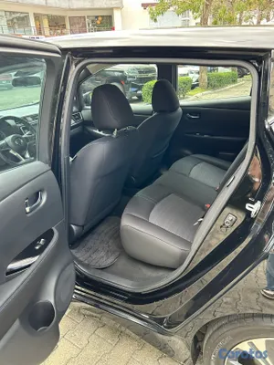 2020 Nissan Leaf — foto 12 / 14