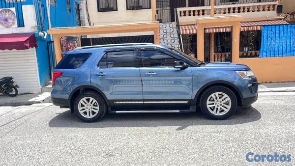 2018 Ford Explorer — foto 4 / 16