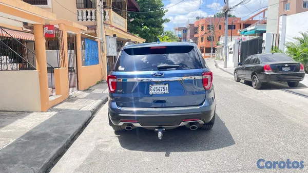 2018 Ford Explorer — foto 6 / 16