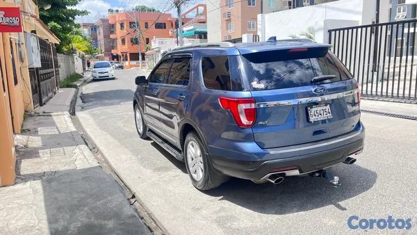2018 Ford Explorer — foto 7 / 16