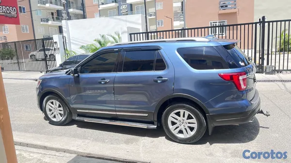 2018 Ford Explorer — foto 8 / 16