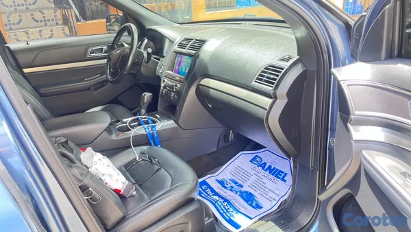 2018 Ford Explorer — foto 9 / 16