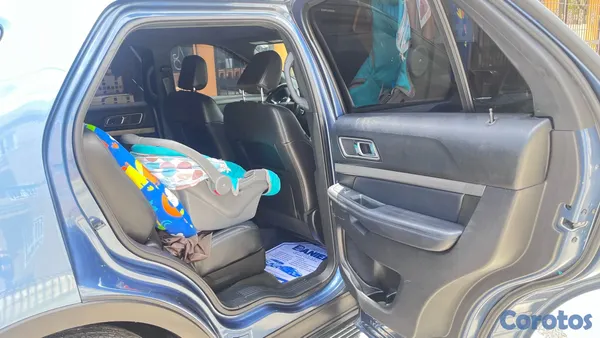 2018 Ford Explorer — foto 13 / 16