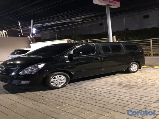 2017 Hyundai Starex