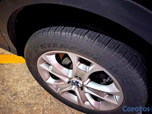 2013 Ford Escape — foto 6 / 8
