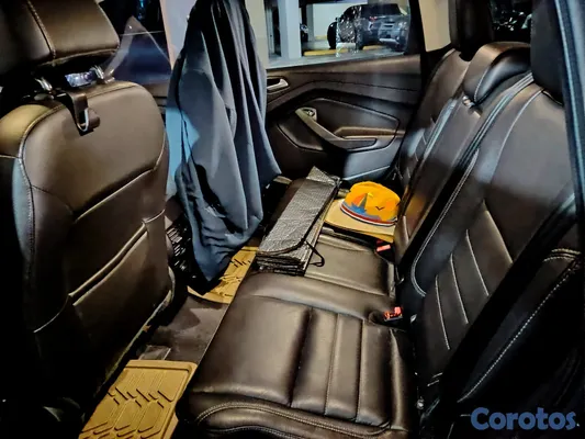 2013 Ford Escape — foto 8 / 8