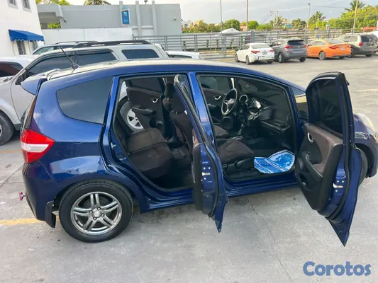 2011 Honda Fit — foto 8 / 13