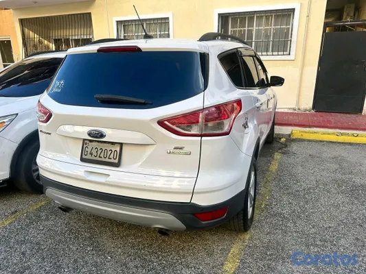 2016 Ford Escape — foto 2 / 11
