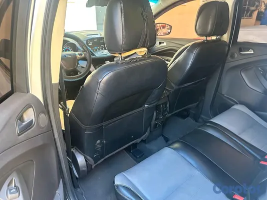 2016 Ford Escape — foto 9 / 11