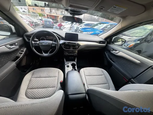 2020 Ford Escape — foto 5 / 10