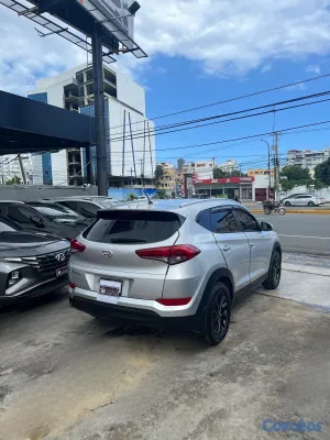 2017 Hyundai Tucson — foto 7 / 10