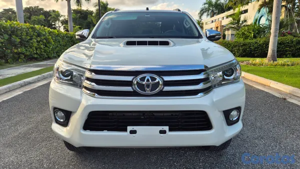 2017 Toyota Hilux — foto 2 / 8