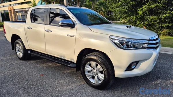 2017 Toyota Hilux — foto 3 / 8