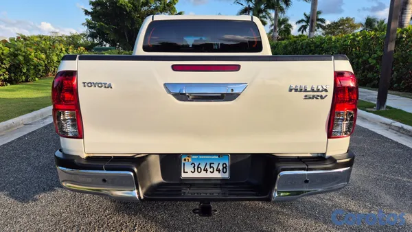 2017 Toyota Hilux — foto 6 / 8