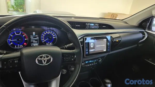 2017 Toyota Hilux — foto 7 / 8