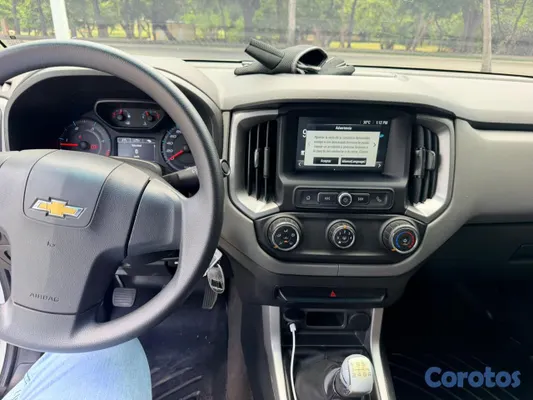 2018 Chevrolet colorado 2018 COMO NUEVA! — foto 4 / 7
