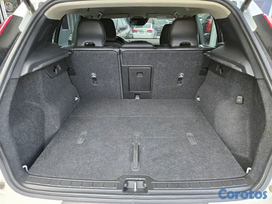 2021 Volvo Xc60 — foto 9 / 10