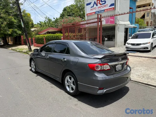 2011 Toyota Corolla — foto 5 / 13