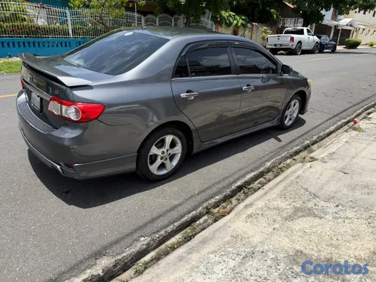 2011 Toyota Corolla — foto 9 / 13