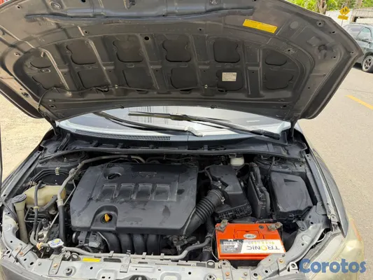 2011 Toyota Corolla — foto 12 / 13