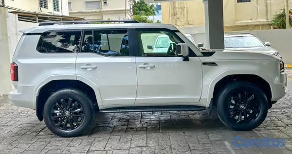 2026 Toyota Land Cruiser Prado — foto 3 / 12