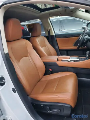 2021 Lexus Rx — foto 7 / 10