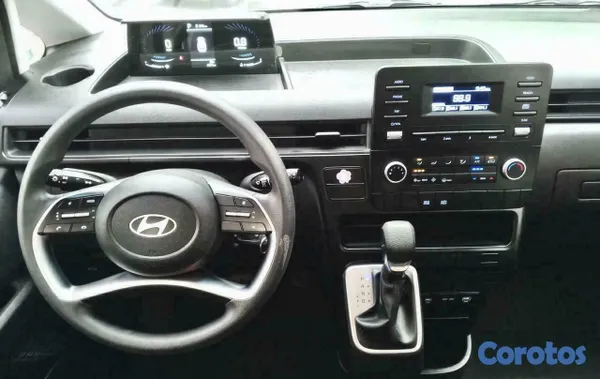 2025 Hyundai Staria — foto 3 / 10