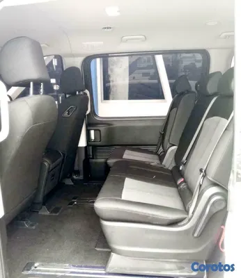 2025 Hyundai Staria — foto 5 / 10