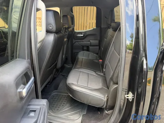 2020 Chevrolet Silverado — foto 2 / 9