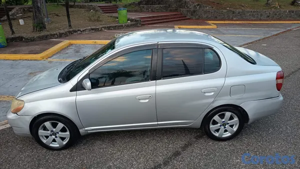 2002 Toyota Platz — foto 4 / 13