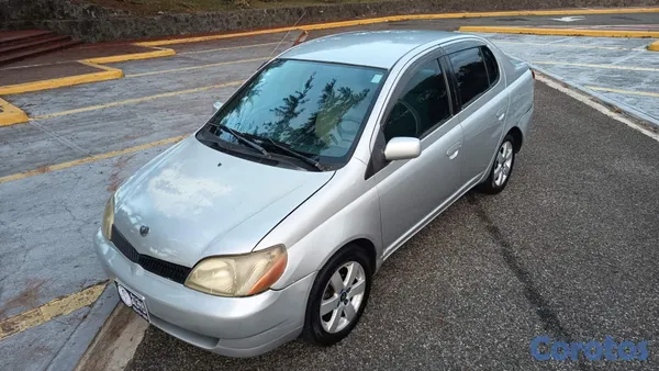 2002 Toyota Platz — foto 8 / 13
