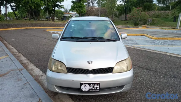 2002 Toyota Platz — foto 11 / 13