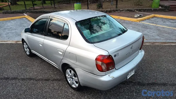 2002 Toyota Platz — foto 13 / 13