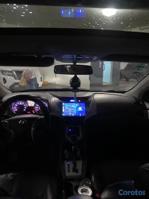 2011 Hyundai Elantra — foto 3 / 6