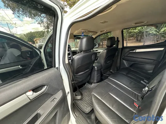 2014 Isuzu Dmax — foto 13 / 20