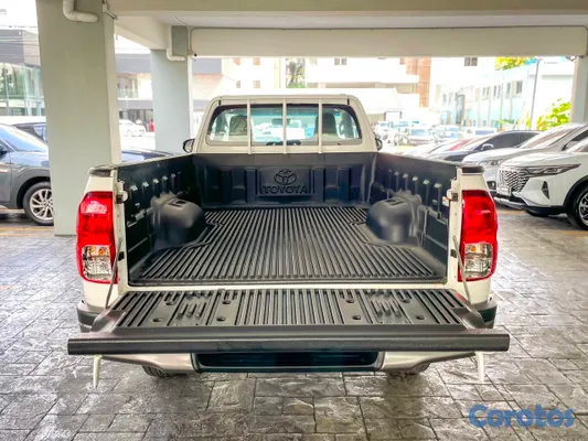 2026 Toyota Hilux — foto 8 / 10