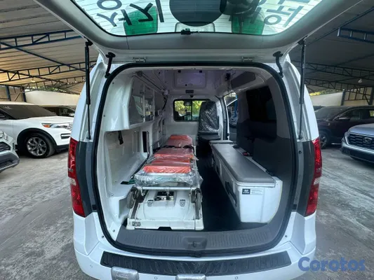 2014 Hyundai Starex — foto 3 / 8