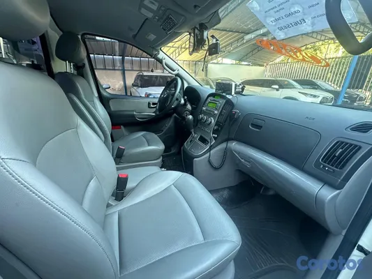 2014 Hyundai Starex — foto 5 / 8