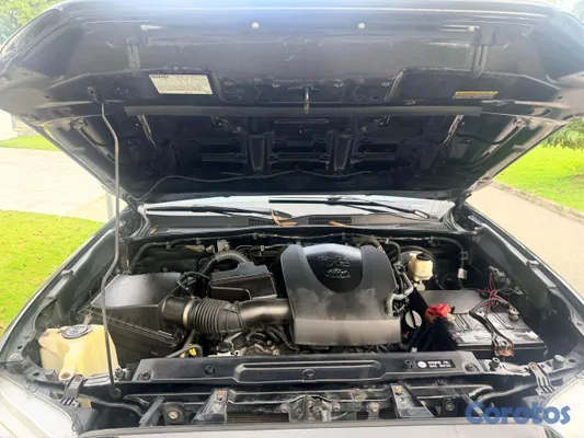 2016 Toyota Tacoma — foto 9 / 12
